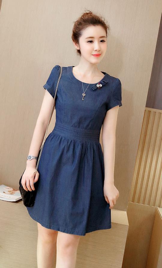 ĐẦM JEAN XÒE CỔ TRÒN ĐÍNH NƠ XẾP LY EO